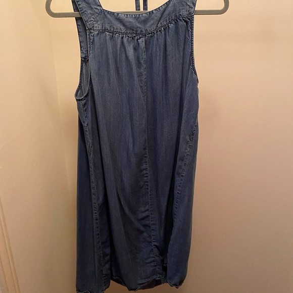 Woman’s Dress - Picture 4 of 6